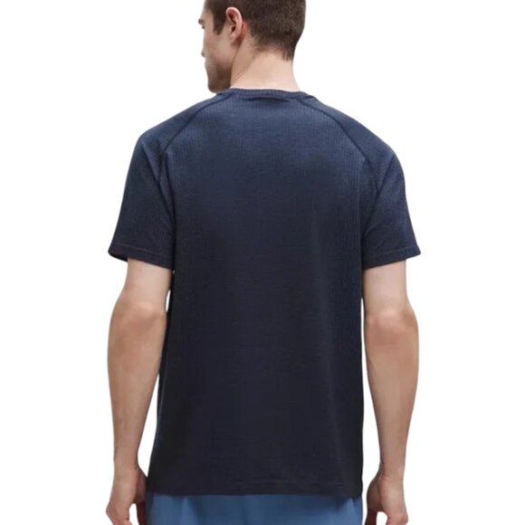 Lululemon Metal Vent Tech Tee size M ptp 20" *EUC - Picture 2 of 9